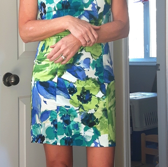 Women's Dress - Picture 2 of 2
